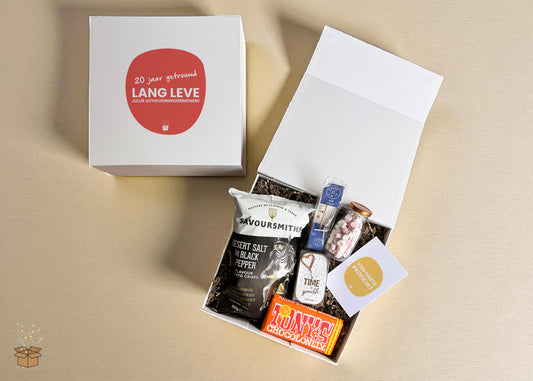 Cadeaubox M "Lekkernijen" - "20 jaar getrouwd"