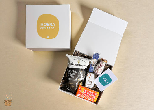 Cadeaubox M "Lekkernijen" - "Hoera geslaagd"