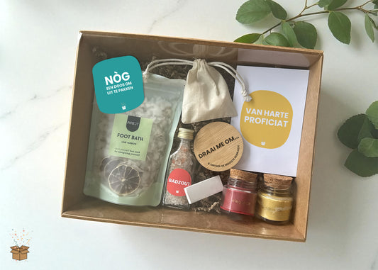 Cadeaubox S "Relax" - "Nòg een doos om uit te pakken"